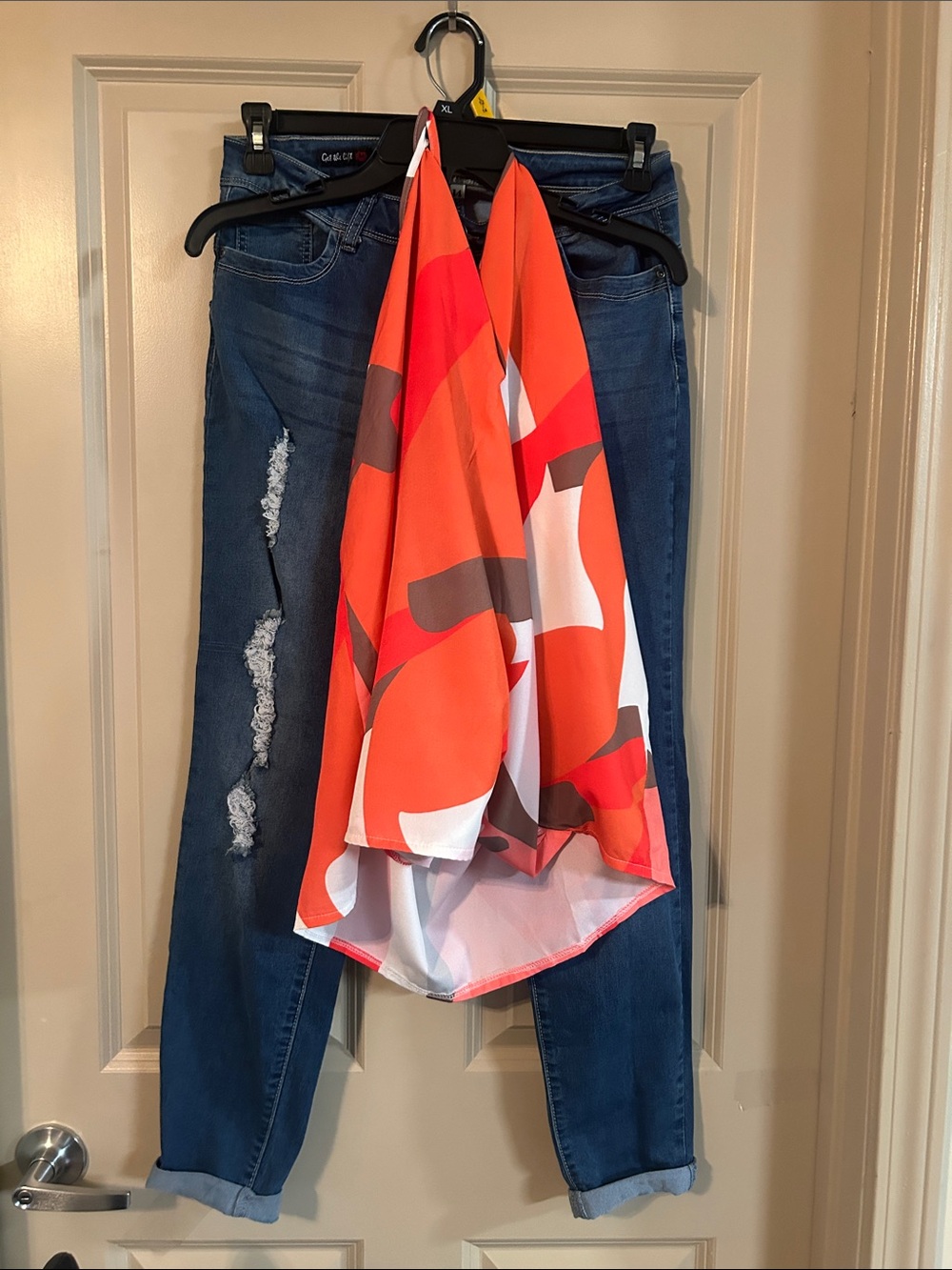 chic Red & Orange Abstract Halter Top - Picture 6 of 6